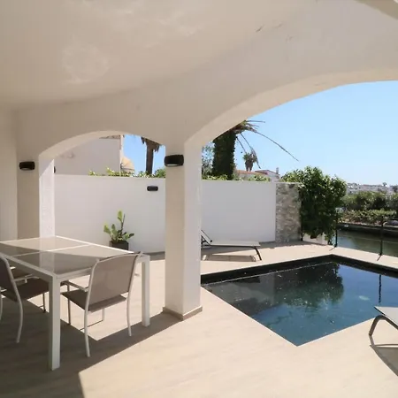 Holiday home Valira 20d - Belle Avec Piscine Et Amarre *