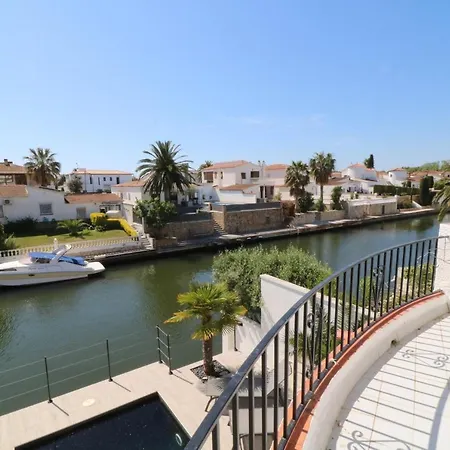 Valira 20d - Belle Avec Piscine Et Amarre Holiday home *