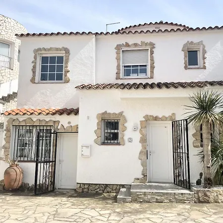 Holiday home Valira 20d - Belle Avec Piscine Et Amarre Empuriabrava